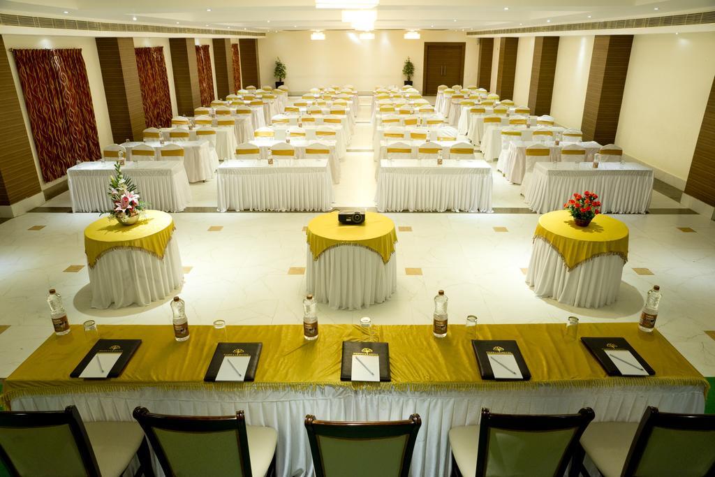 Poppys Hotel Мадурай Экстерьер фото