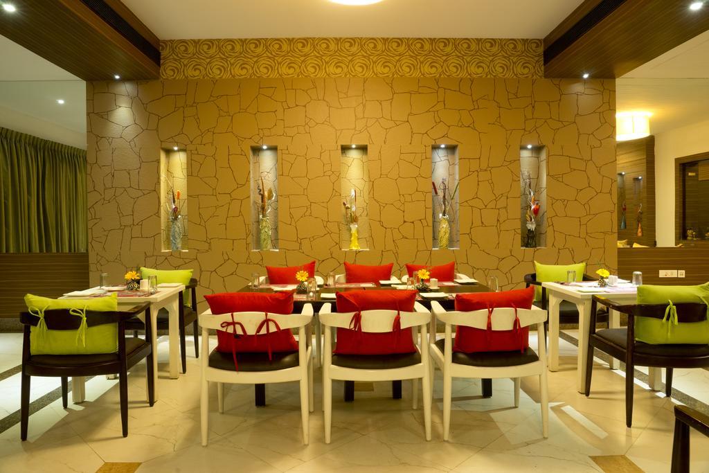 Poppys Hotel Мадурай Экстерьер фото