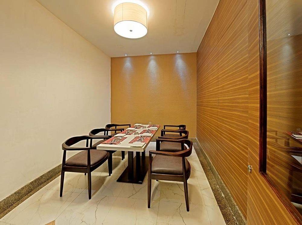 Poppys Hotel Мадурай Экстерьер фото