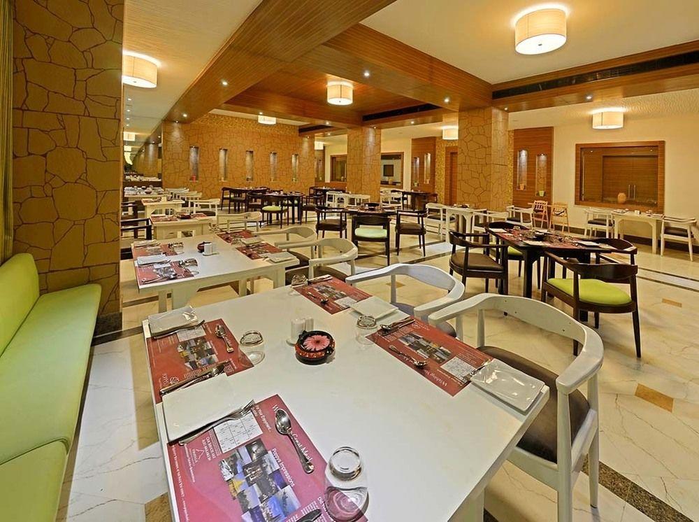 Poppys Hotel Мадурай Экстерьер фото