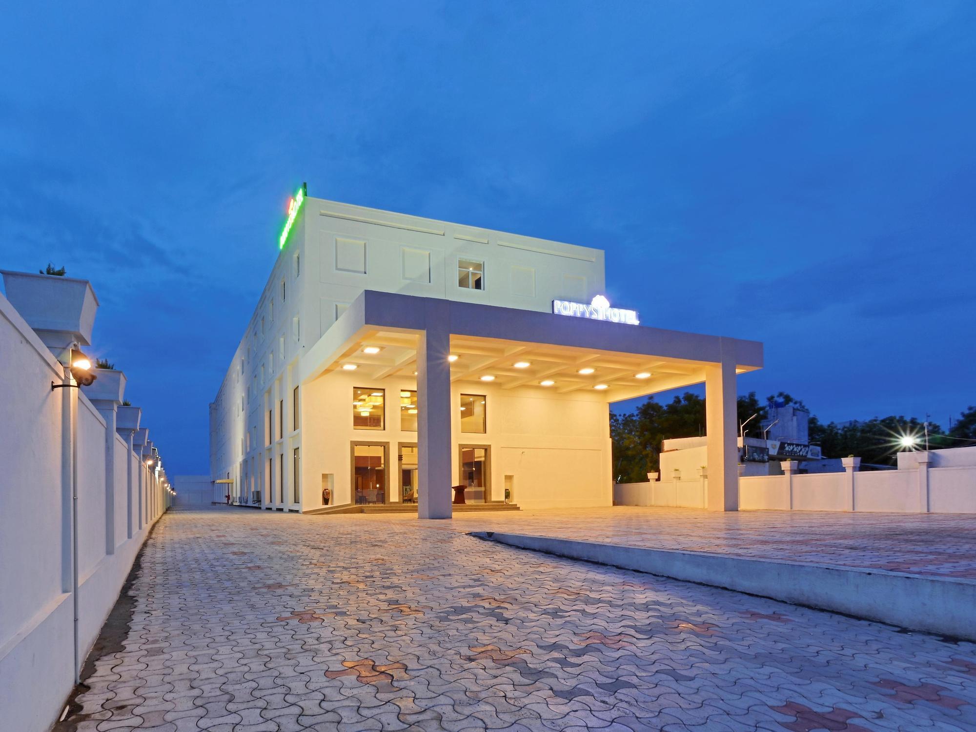 Poppys Hotel Мадурай Экстерьер фото