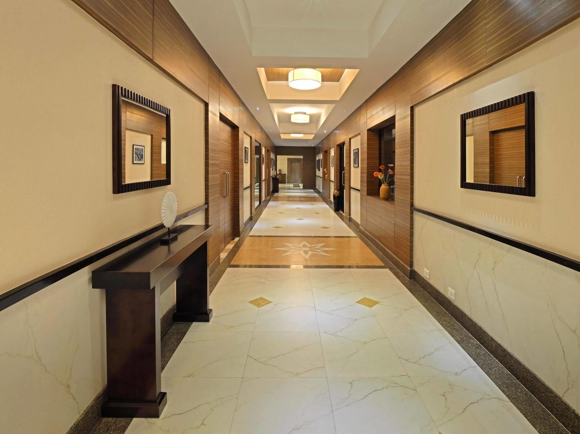 Poppys Hotel Мадурай Экстерьер фото